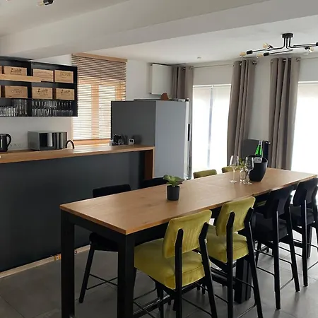 Moderne Im Herzen Von アパート ザールブルク