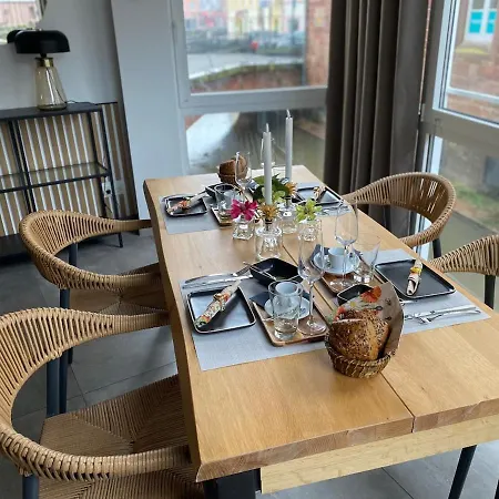 Moderne Im Herzen Von アパート ザールブルク